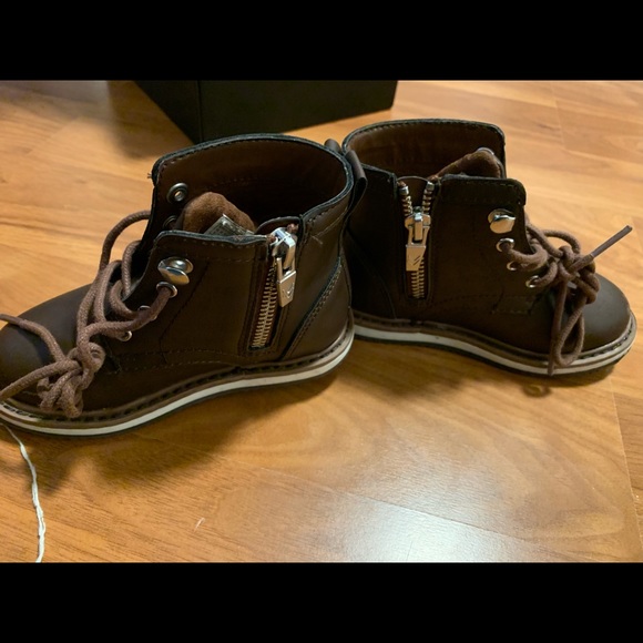 SOLD ❌Dr. Scholls boots for toddler - Picture 3 of 4